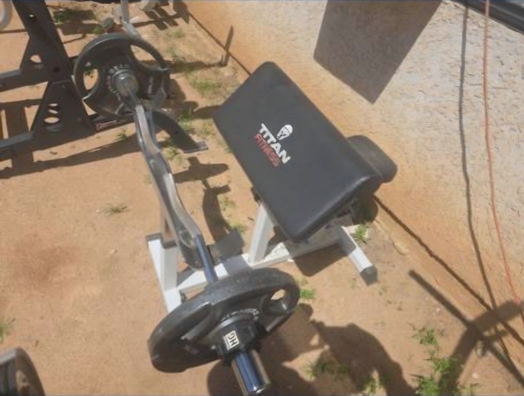 Titan Curl Bench With Bar