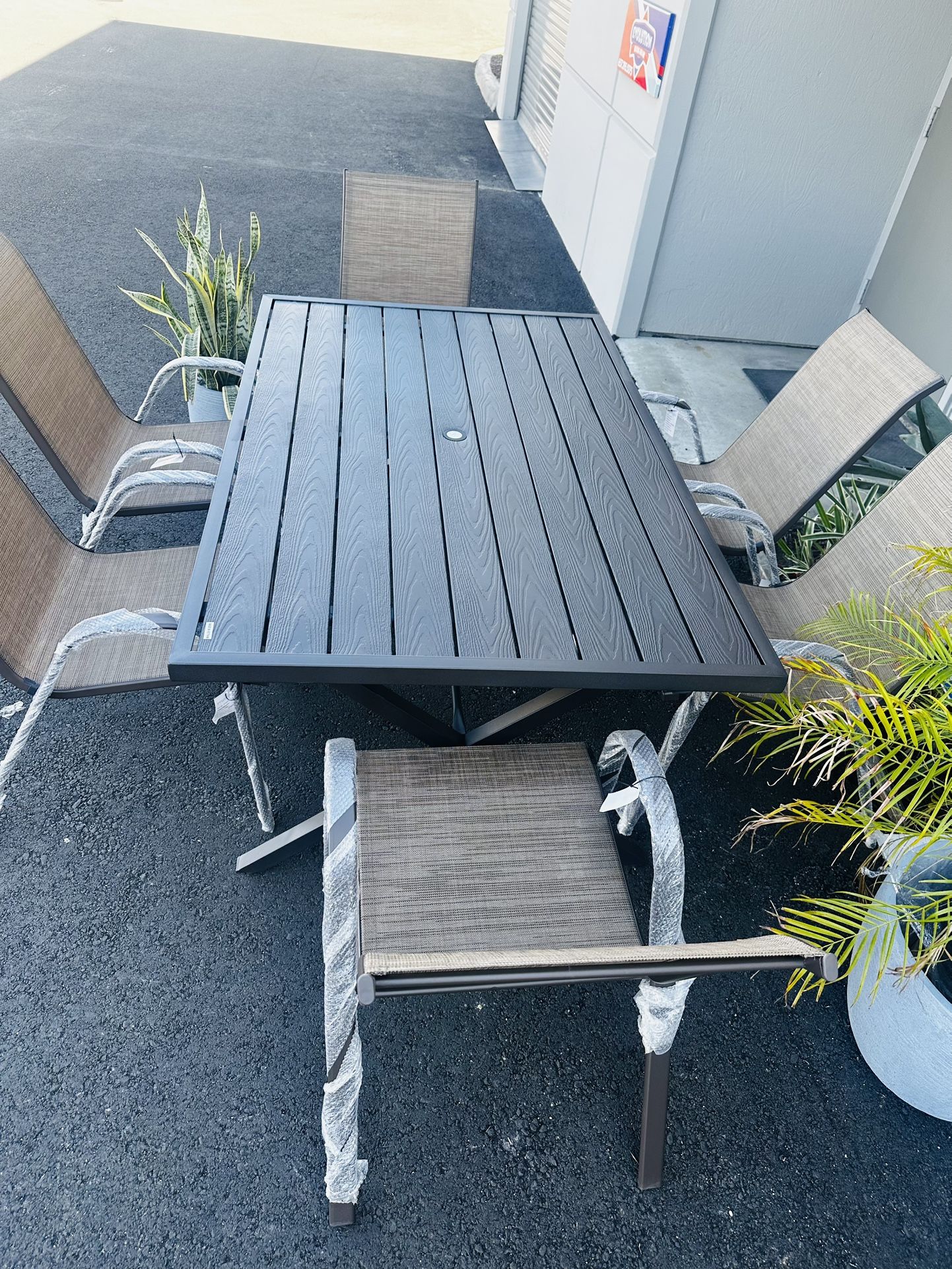 7 pcs brand new patio table set