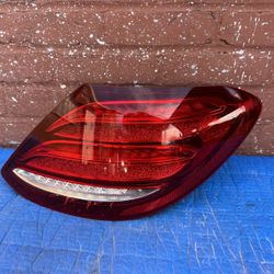 MERCEDES BENZ E300 TAIL LIGHT RIGHT 2017 2018 2019 2020 LED OEM