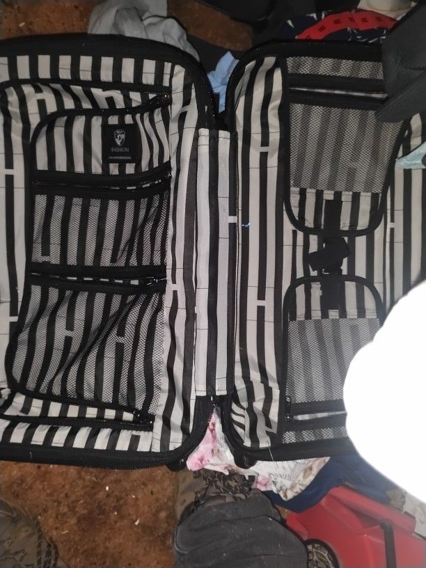 Luggage Brand New For Women Beautiful Colors Medium Size