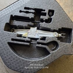 2014 Honda spare tire tools and carrier