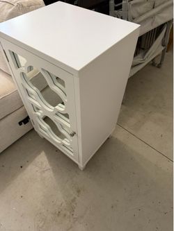 White decorative cabinet