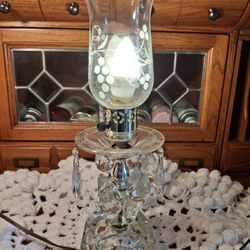 Nice VINTAGE  AMERICAN  CUT GLASS TABLE LAMP  WORKS GREAT 