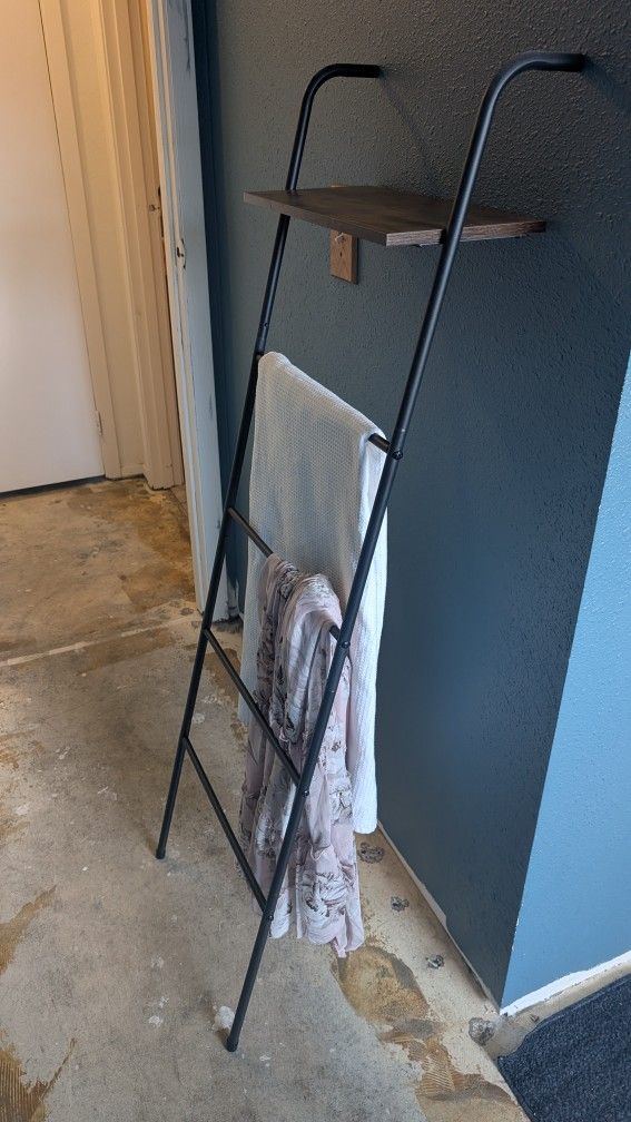 Clothing Ladder With Shelf (Brown)