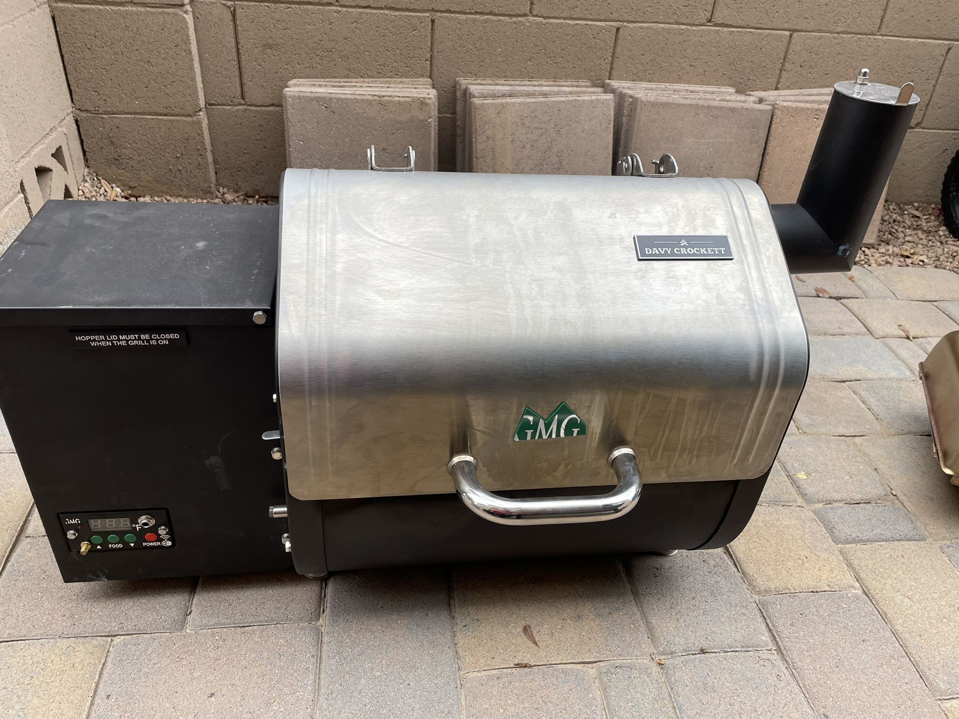 Green Mountain Davy Crockett Pellet Smoker