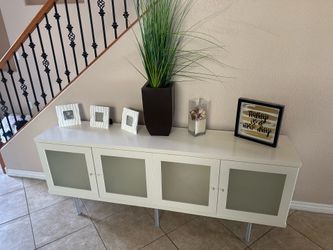 Entertainment Hutch & Accessories