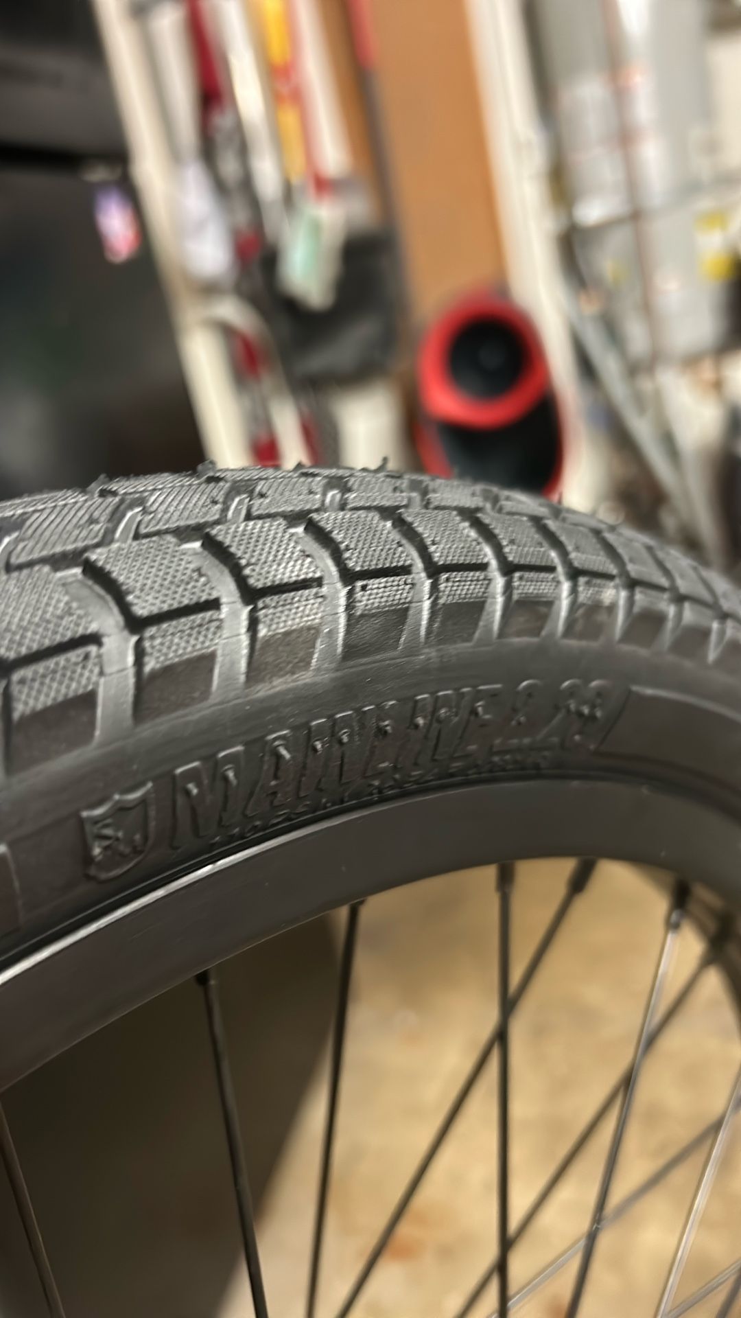 MainLine BMX tire 2.20