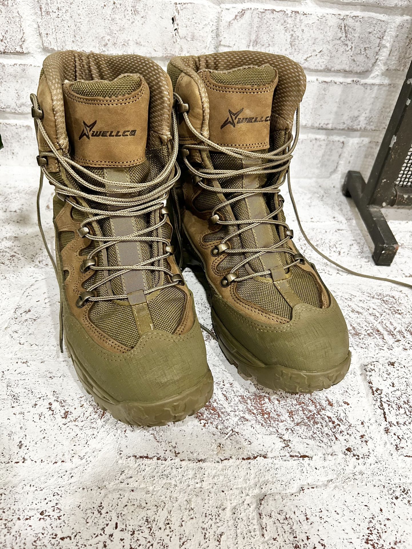 Wellco Military Hiking Boots Size 9