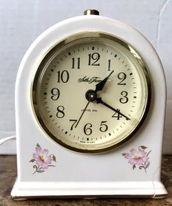 Vintage Seth Thomas White Ceramic Floral Electric Clock