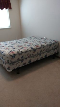 Spring Air Double Size Mattress&Boxspring