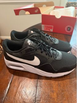 New Nike Air Women’s size 11
