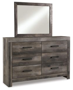 Ashley Furniture 6-Drawer Dresser with Mirror – Excellent Condition