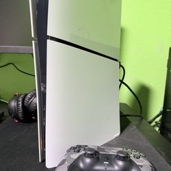 Ps5 Slim (LOOKING FOR TRADE OR SELL)