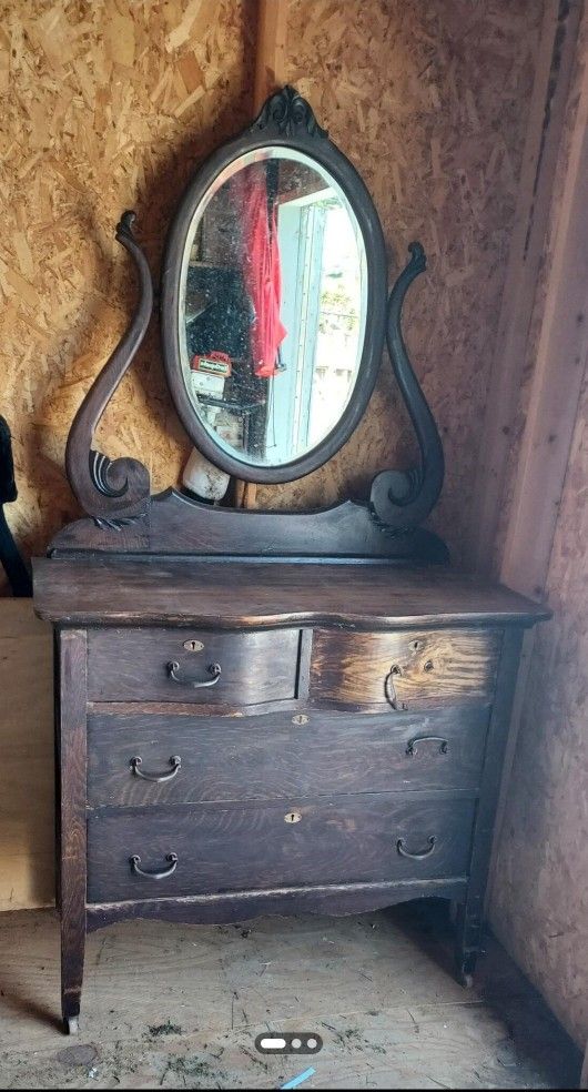 Antique Solid Oak Dresser with Swivel Mirror — Early 1900s