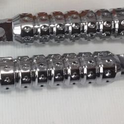 Chrome Foot pegs For Harley Davidson 