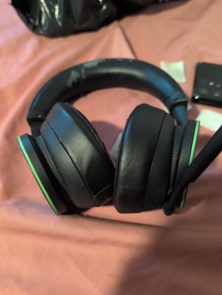 Xbox Wireless Headset Pick Up Only 
