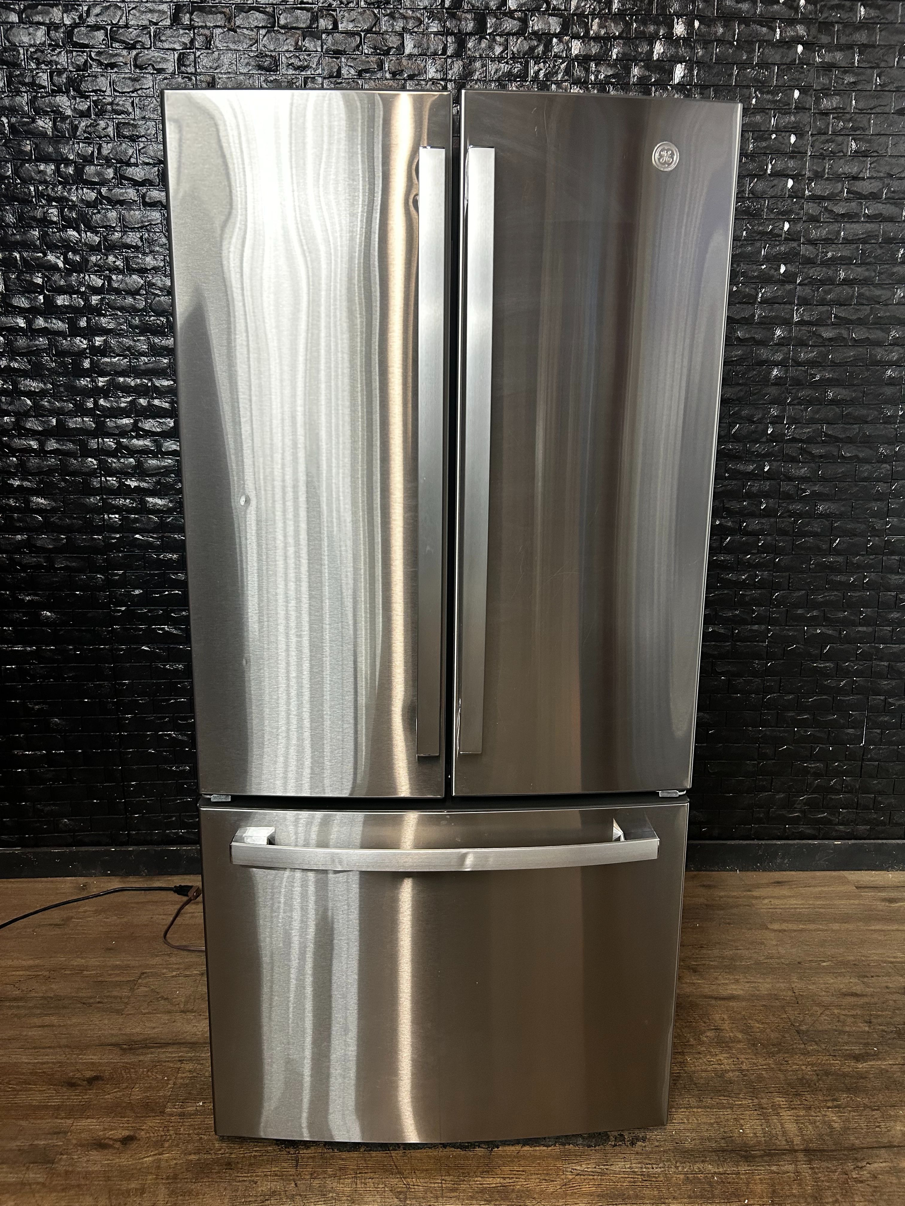 GE REFRIGERATOR w/WARRANTY! R2749A