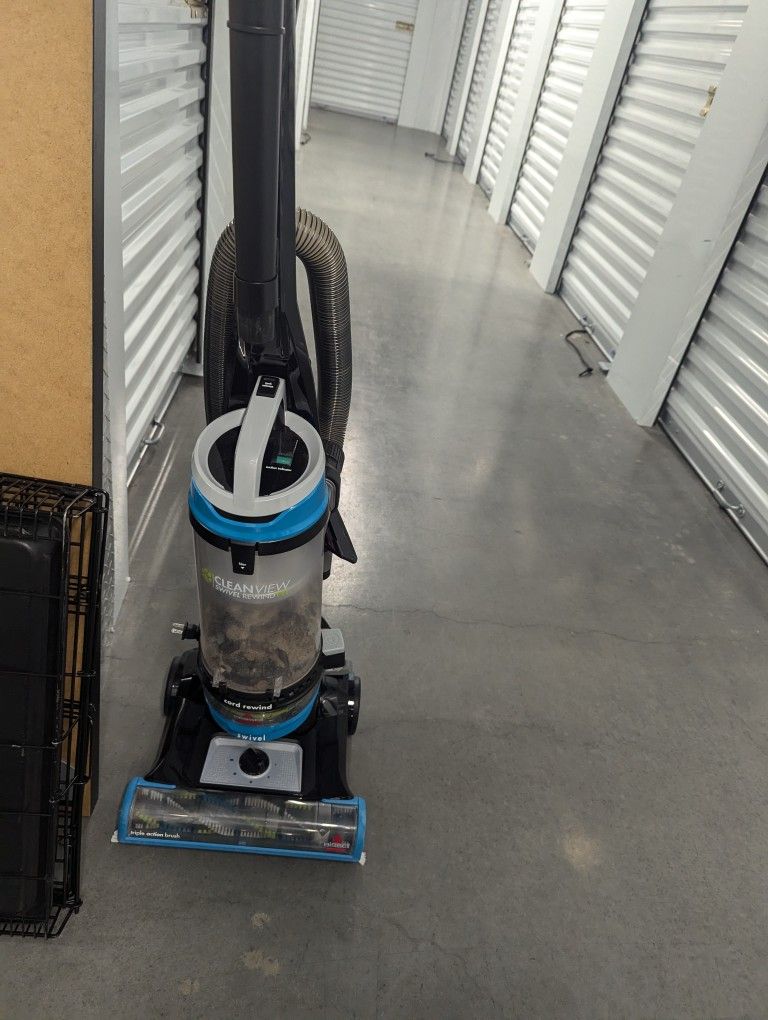 Vacuum ( Cleanview Swevel Rewind) 