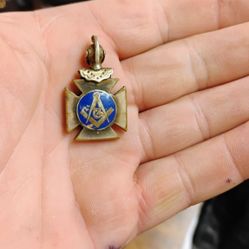 free masons vintage pin