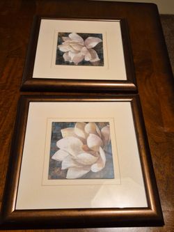 Set of 2 Framed Floral Art Prints two lamps