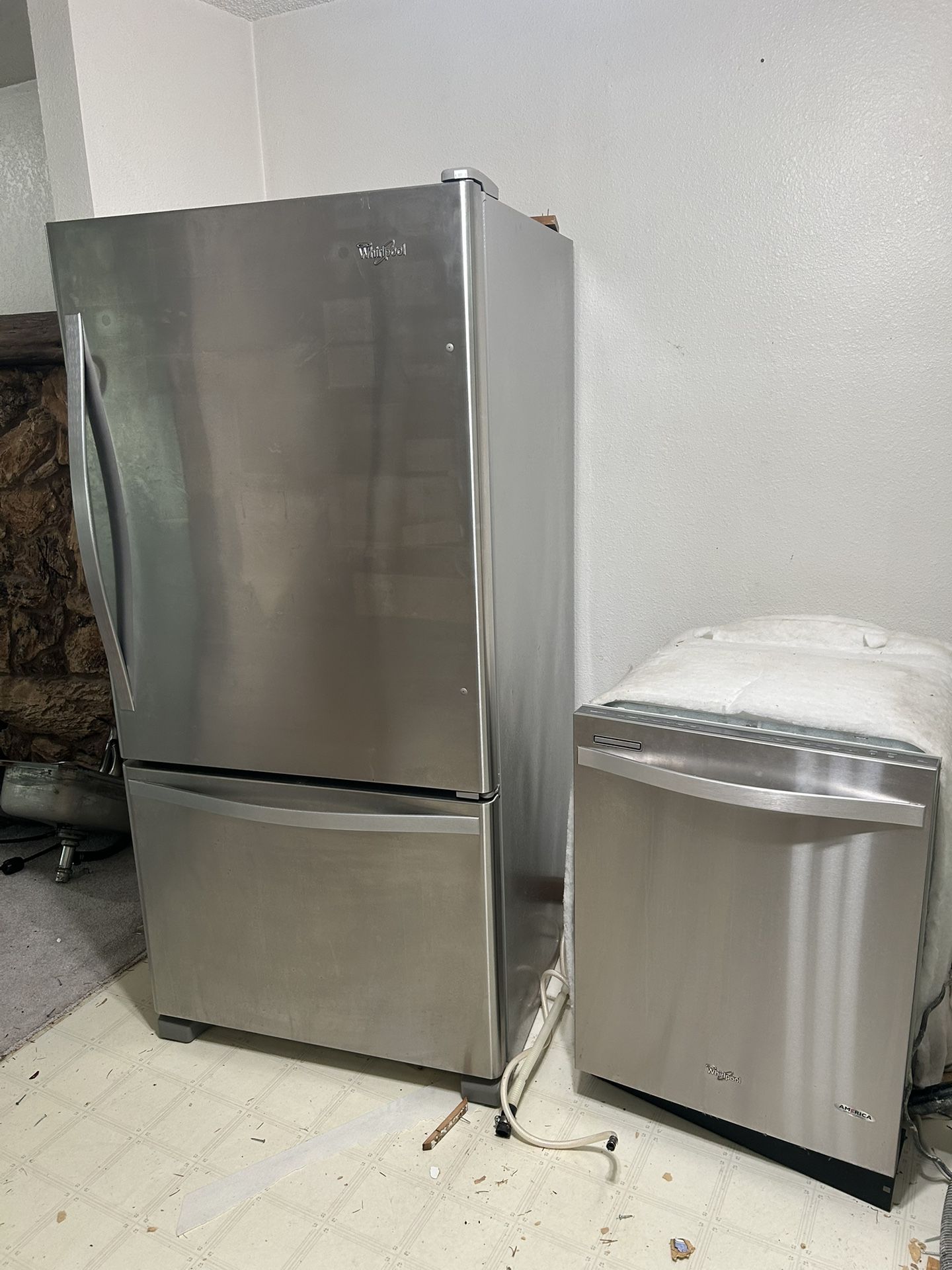 Refrigerator And Dishwasher 