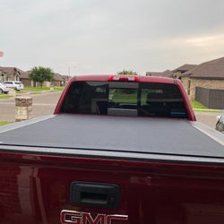 REALTRUCK BAK REVOLVER X4S HARD ROLL UP TONNEAU COVER
