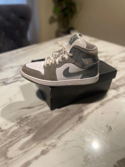 Jordan 1 mid