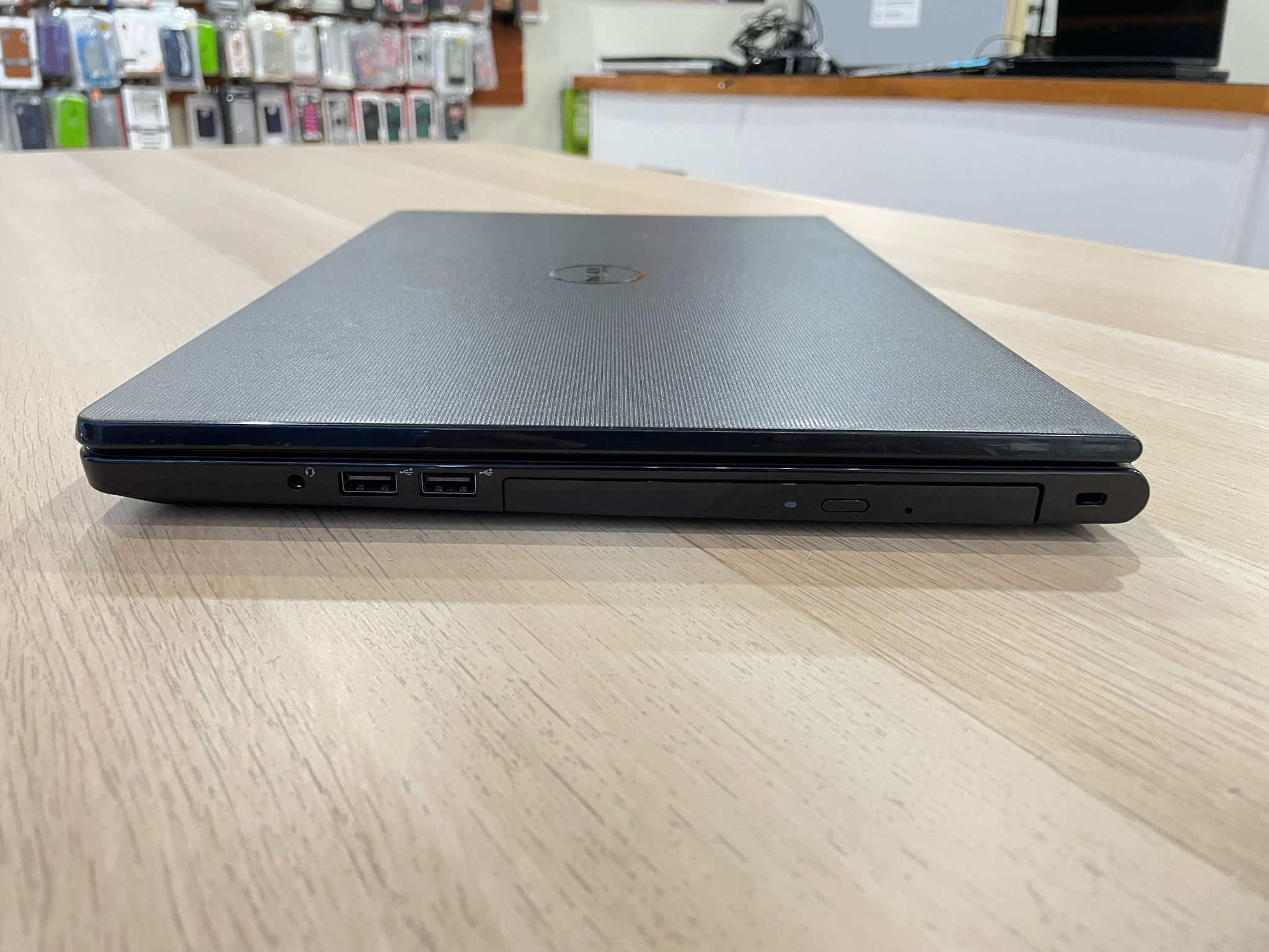 DELL Vostro 3558 15” i5 5200u 8GB 256GB SSD Fully Functional!!!