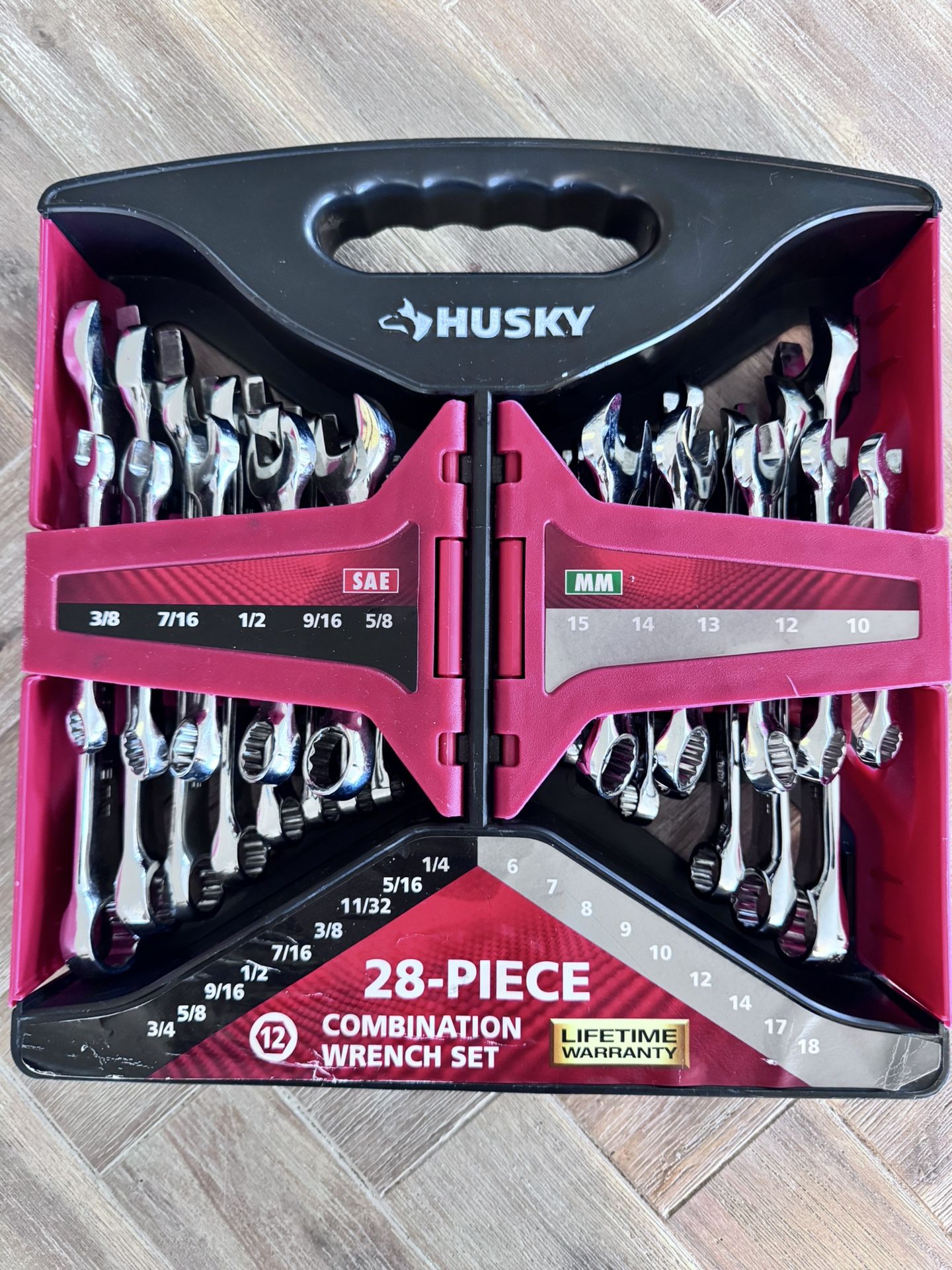 Husky 28 Piece Combination Wrench Set SAE / MM In Compact Storage Case