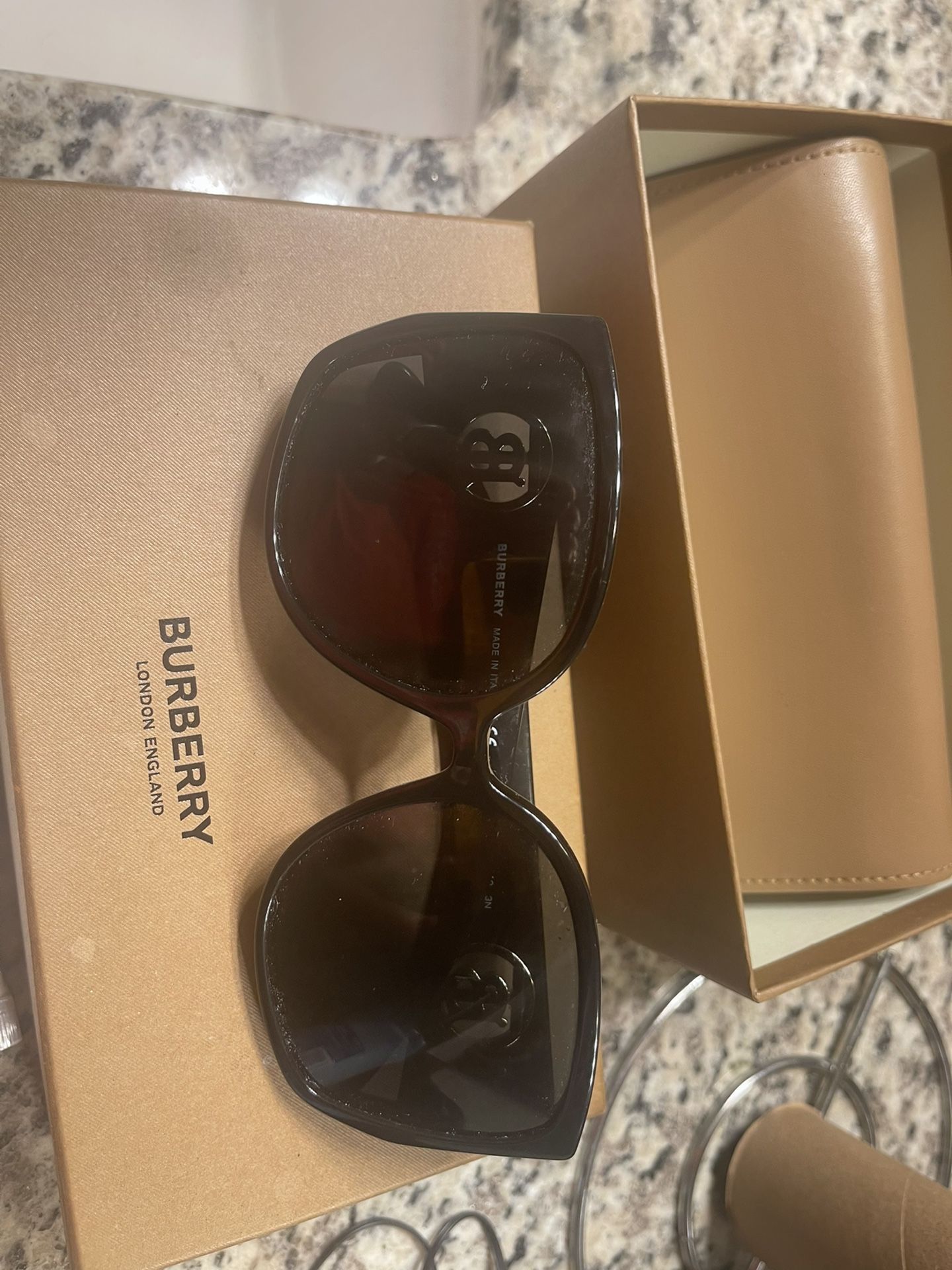 Burberry Sunglasses 