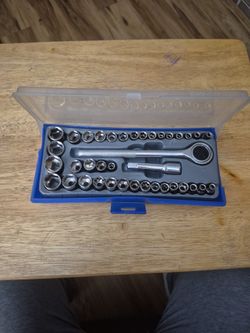 38 Piece Socket Set SAE & METRIC