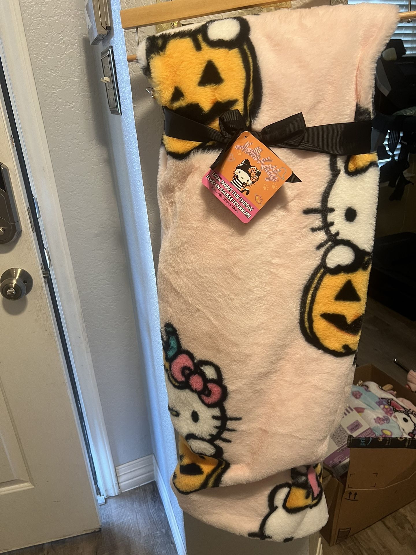 Hello Kitty faux fur blanket