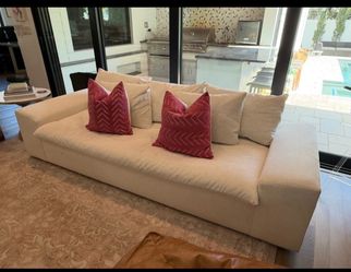 Algora 100” sleeper sofa - PRISTINE