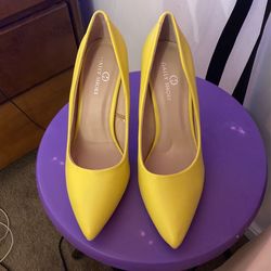 *NEW* CHARLES DAVID SZ 7 HEELS