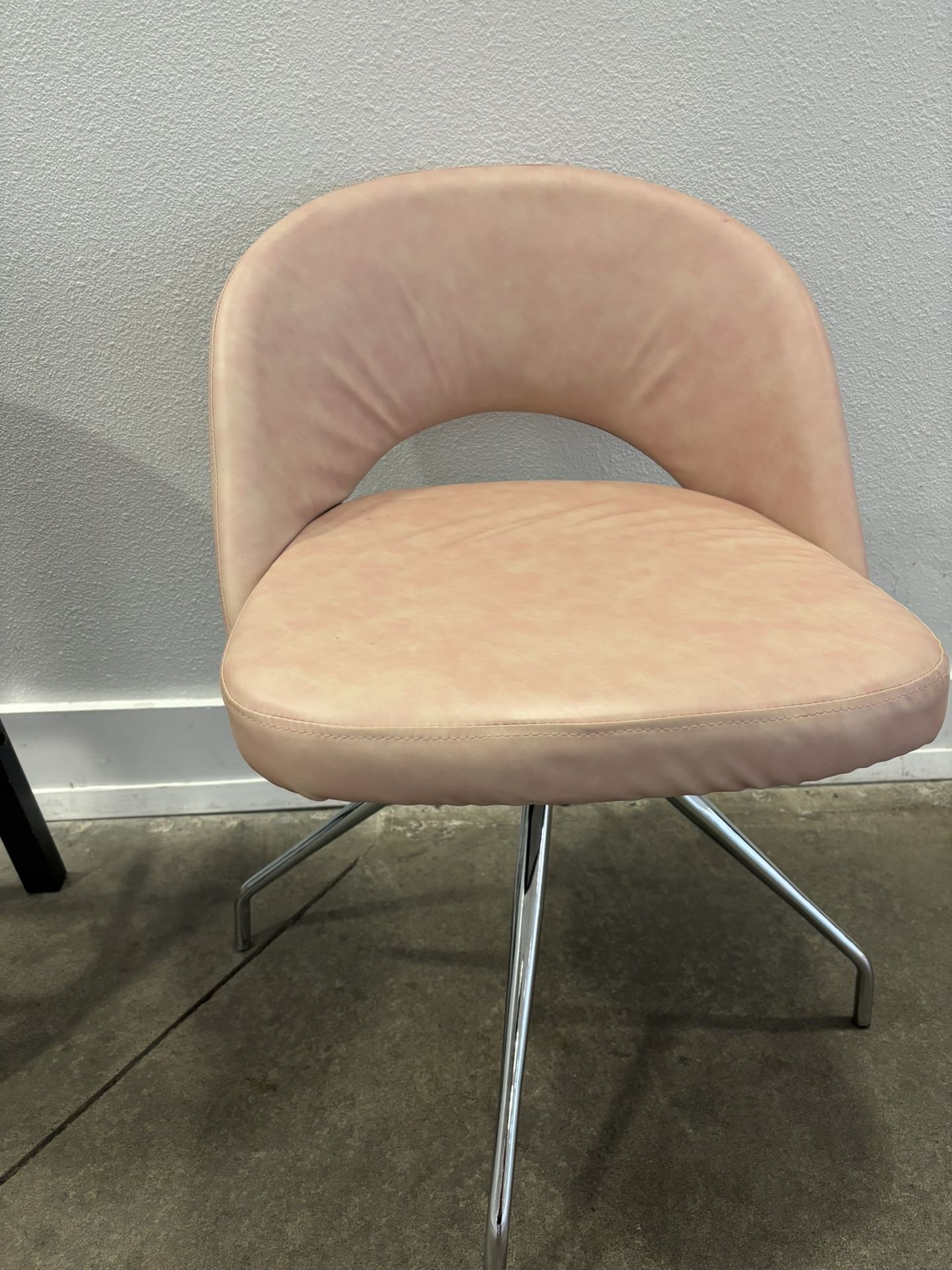 Pink accent Chair