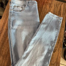women’s jeans size 8 ;; $5 in 33328