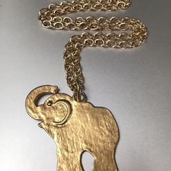 Vintage Gold Tone Large Elephant Pendant Chain Necklace 