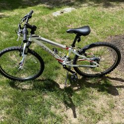 Jamis X24 Mountain Bike