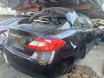 2009-2013  INFINITI M37 For Part Only 