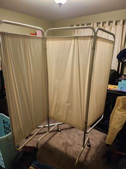 Privacy Curtain/Screen Foldable on wheels