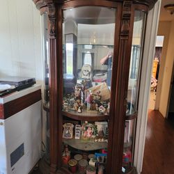 Pulaski Curio Cabinet (Antique)