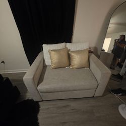 Oversized Chair That Let's Out Into A Bed