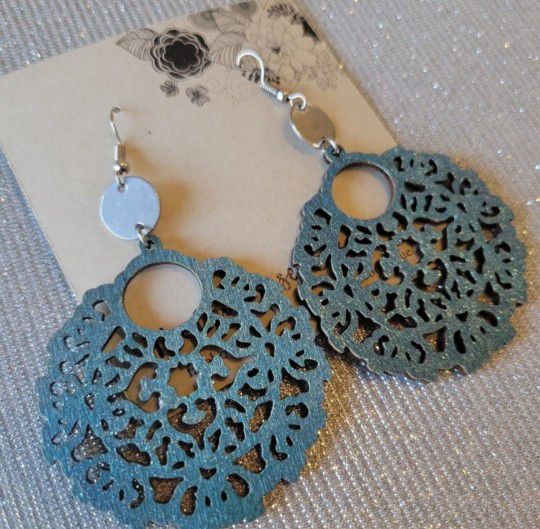 "Mckenna" Wooden Boutique Earrings (Teal)