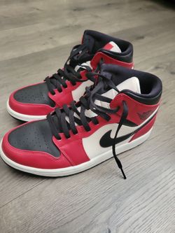 Jordan 1 mid Chicago Black Toe