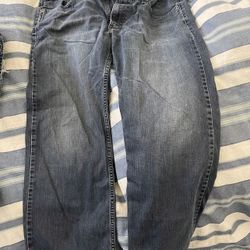 4 Levi’s Jeans