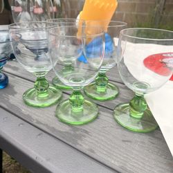 Set Of 5 vintage glasses