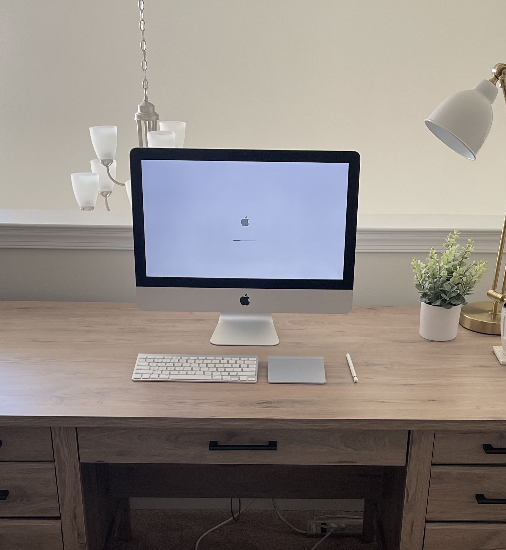 iMac, Wireless Mouse And Keyboard And Box