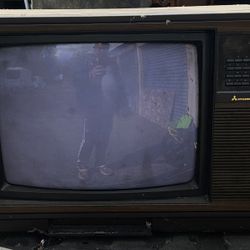 RARE Vintage Mitsubishi TV CS-1954R

