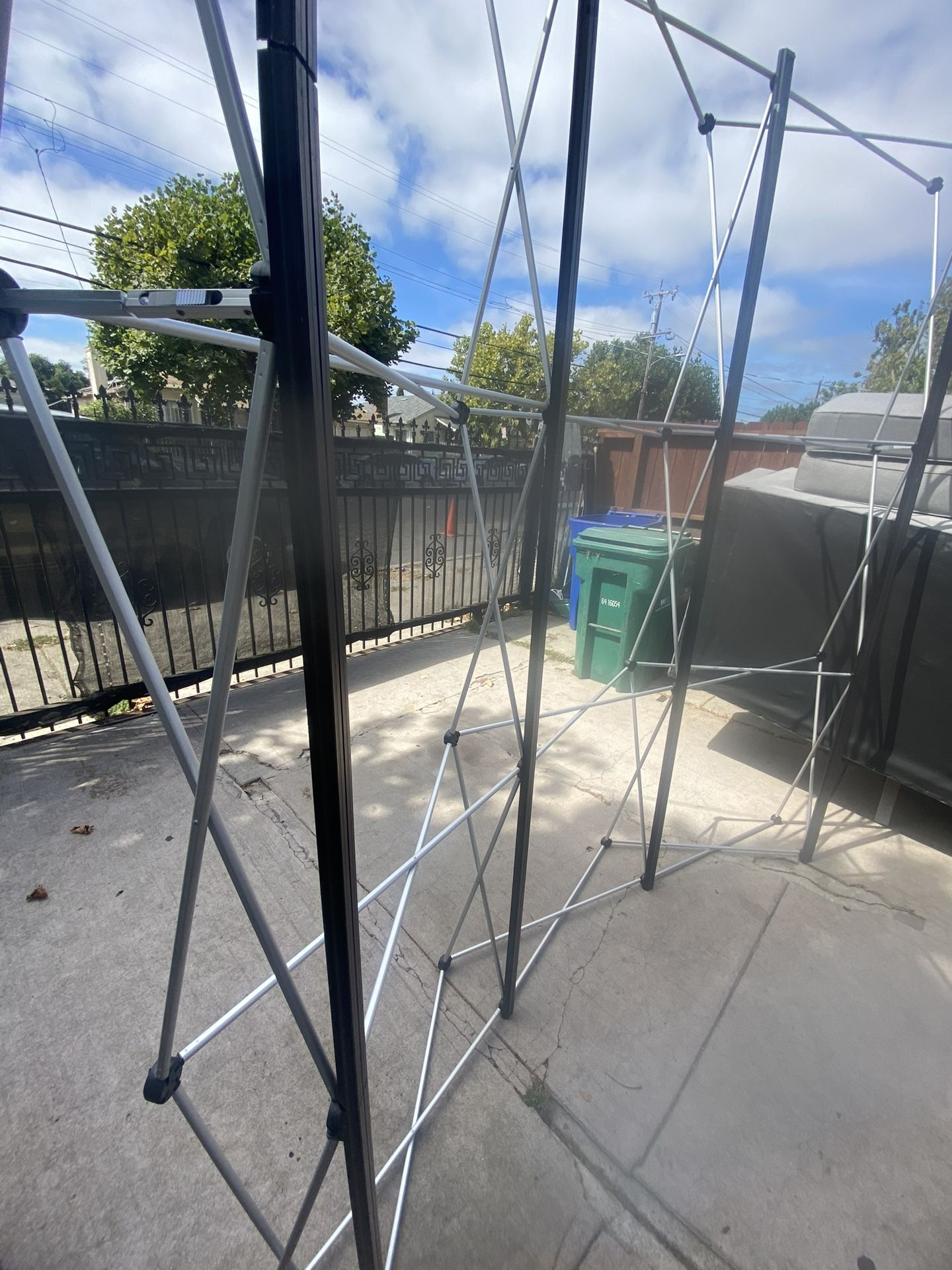 10ft wide display structure pop-up retails $500 plus tax