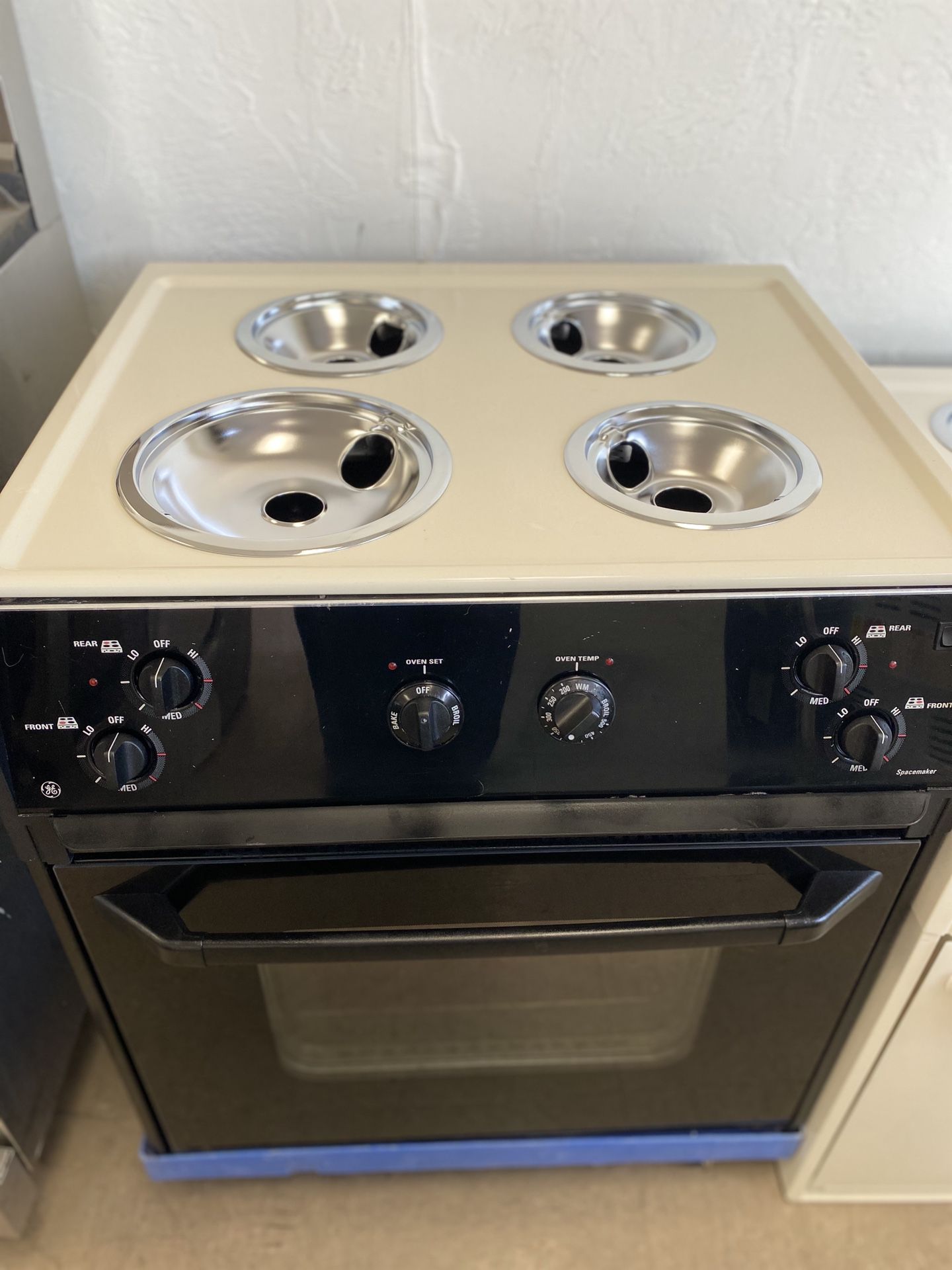 General Electric 27” Drop In Stove
